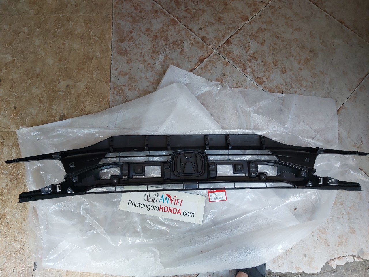 Đế đỡ mặt ca lăng xe Honda CIVIC